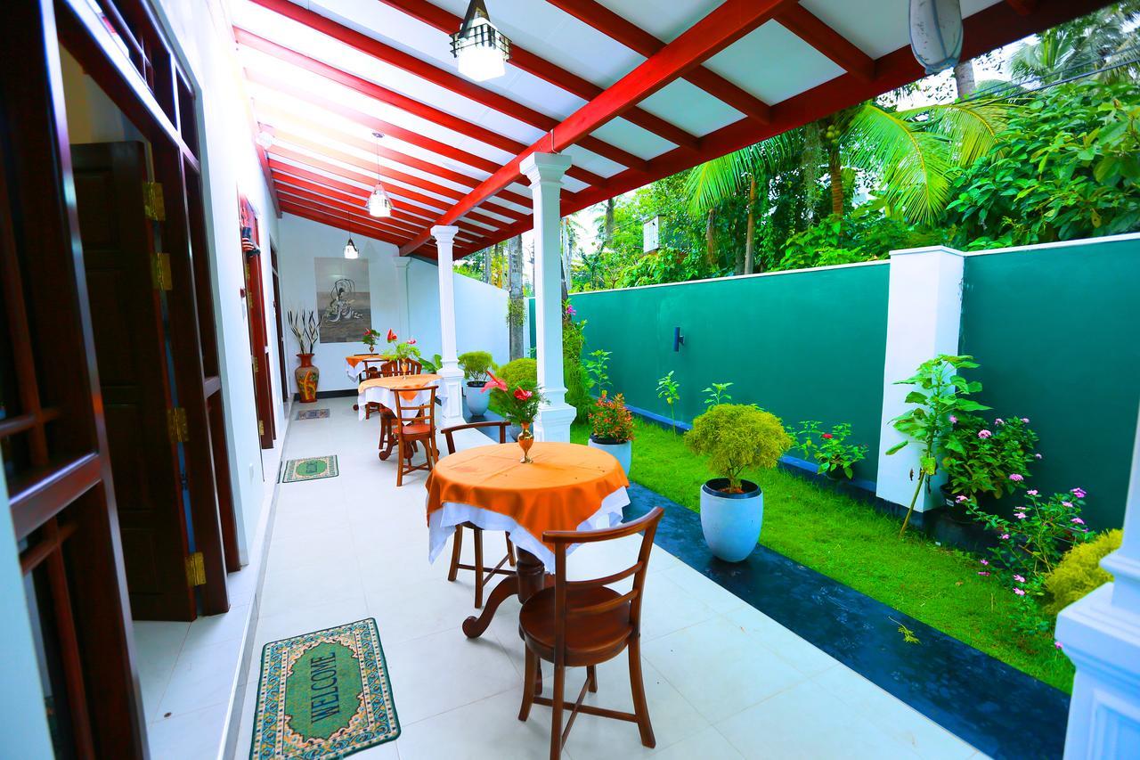 Ceylonika Rest Hotel Bentota Buitenkant foto