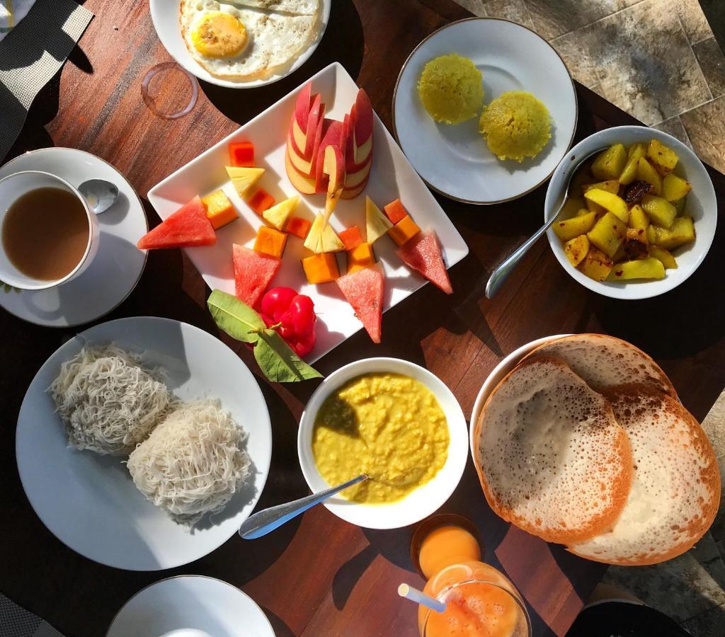 Ceylonika Rest Hotel Bentota Buitenkant foto